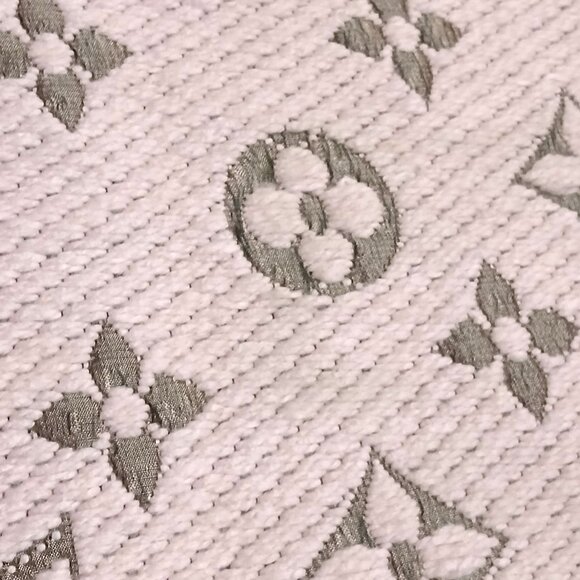 LOUIS VUITTON LV Monogram Rare Lavender Light Purple Scarf - Picture 10 of 13